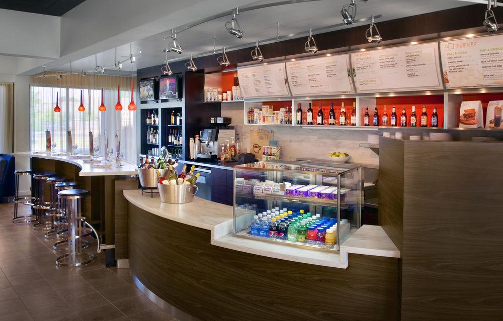 Courtyard By Marriott Poughkeepsie Hotel Buitenkant foto