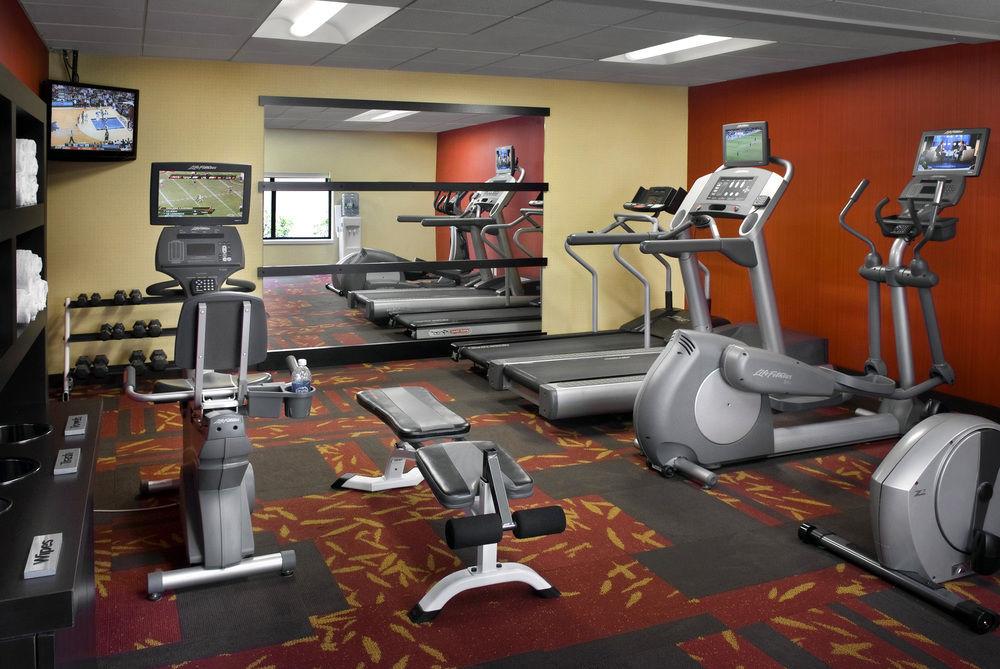 Courtyard By Marriott Poughkeepsie Hotel Buitenkant foto