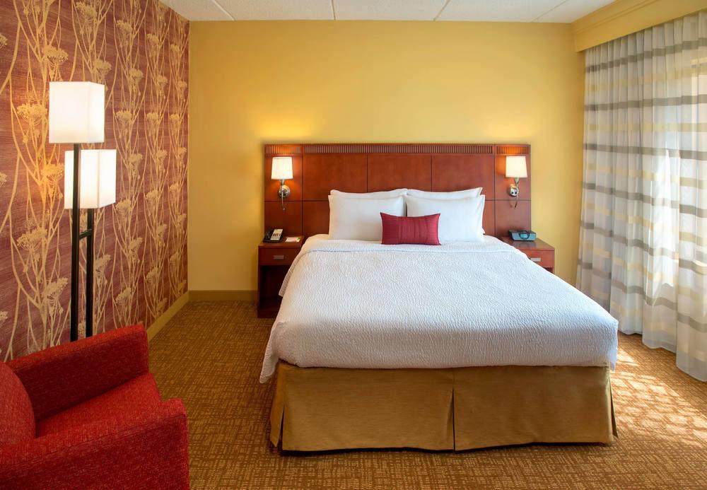 Courtyard By Marriott Poughkeepsie Hotel Buitenkant foto