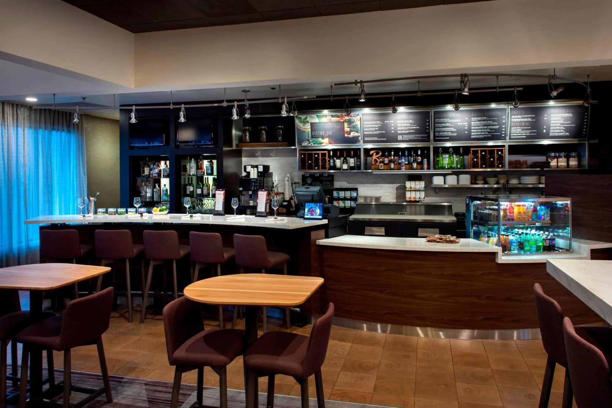 Courtyard By Marriott Poughkeepsie Hotel Buitenkant foto