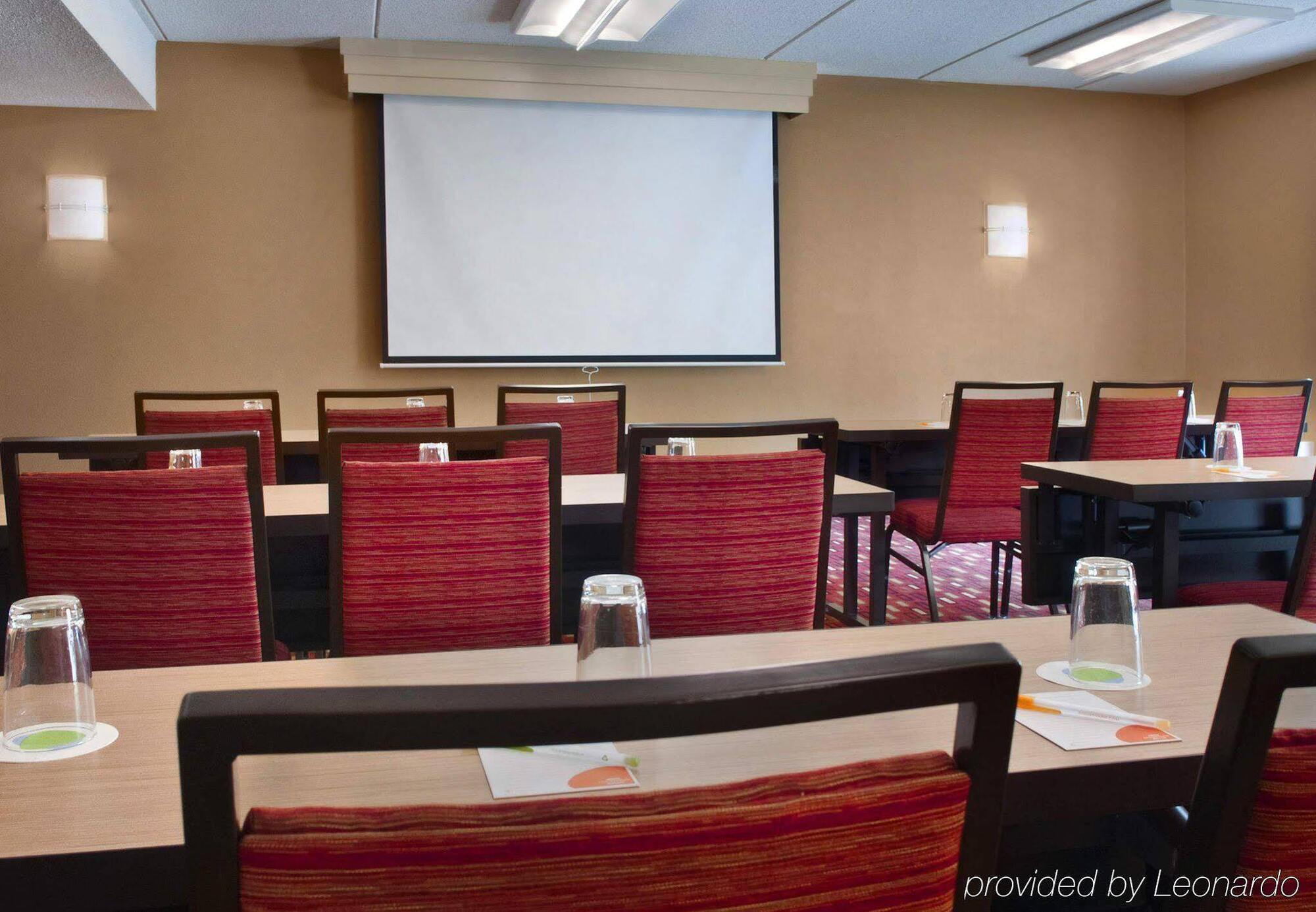 Courtyard By Marriott Poughkeepsie Hotel Buitenkant foto